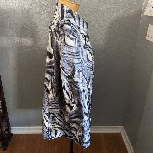 Susan Graver Jacket Women’s Size 1X Animal Print Black Gray Button Up NO BELT - Picture 4 of 9